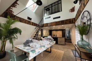 Immeuble de 6 lots & sa longère rénovée au porte de TREBOUL Immeuble de 6 lots & sa longère rénovée au porte de TREBOUL
