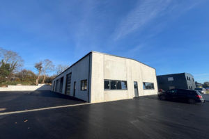 À LOUER   Locaux d’activité neufs   PLOMELIN (proche Quimper)