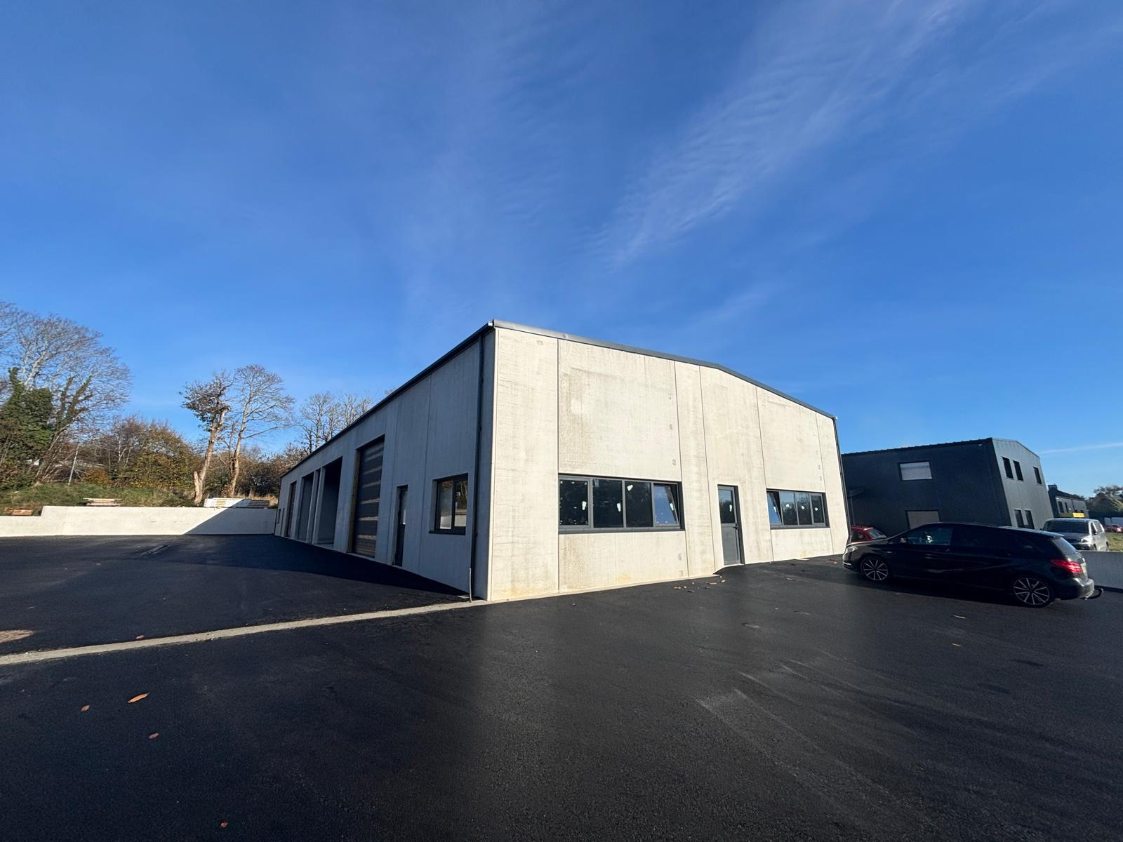 À LOUER Locaux d’activité neufs PLOMELIN (proche Quimper)
