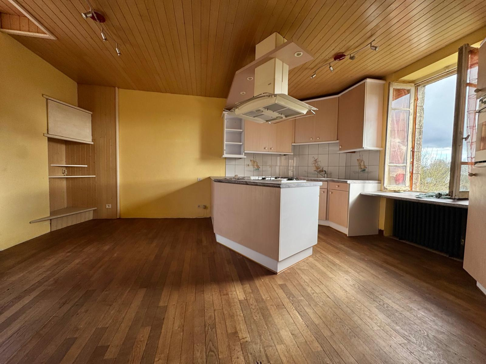 Immeuble à rénover dans le bourg d’Elliant