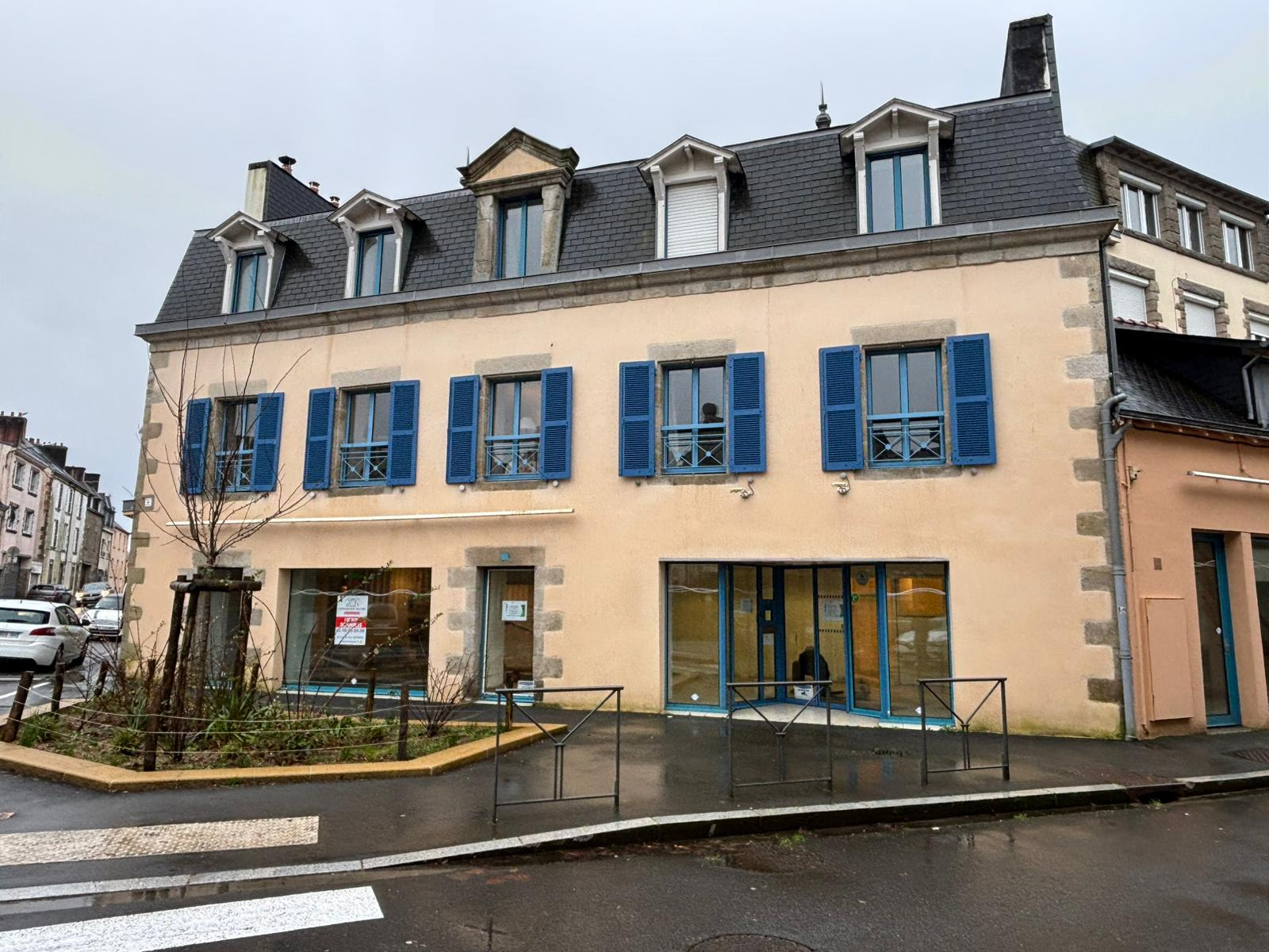 Local commercial / Bureaux 145 m2 Emplacement idéal proche gare de Quimper