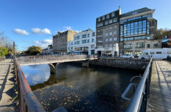 Local commercial de 155m2 sur les quais !