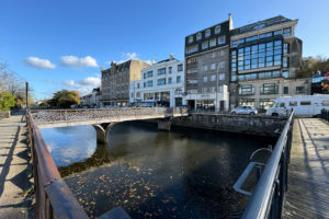 Local commercial de 155m2 sur les quais !