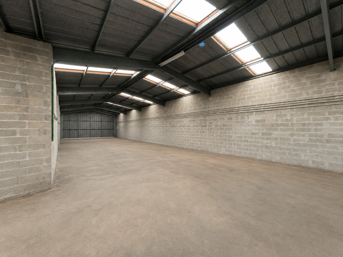 BATIMENT D’ACTIVITE / BOX / STOCKAGE / IDÉAL INVESTISSEUR
