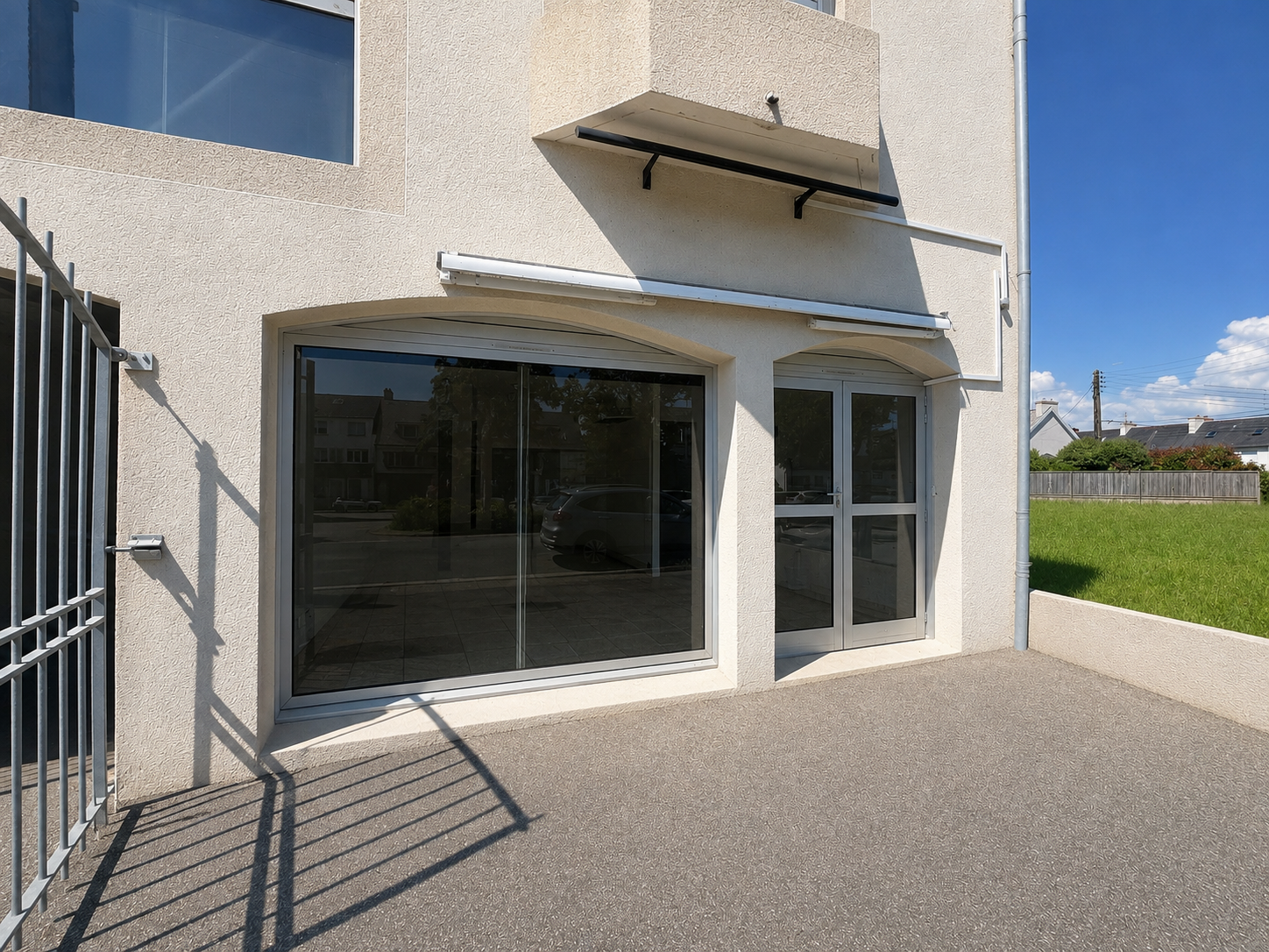 LOCAL COMMERCIAL AVEC VITRINE 35 m2