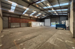 LOCAL D’ACTIVITÉ 400 m2 À LOUER   AXE QUIMPER / PONT-L’ABBÉ