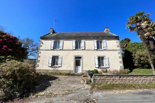 Maison en pierres sur la route des plages