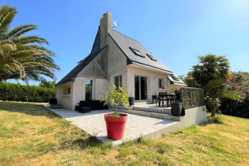 Jolie maison dans un cadre verdoyant Jolie maison dans un cadre verdoyant