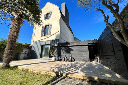 Maison Familiale & son jardin en Ville!