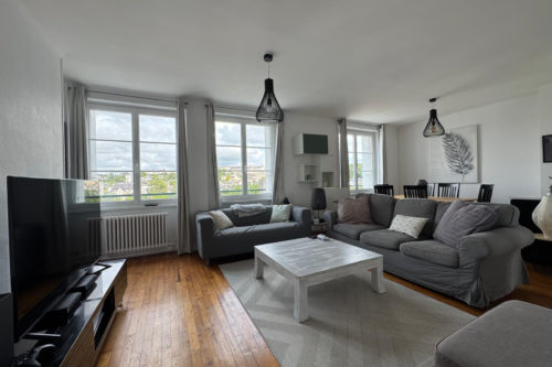 Superbe vue dégagée depuis cet appartement de ville !