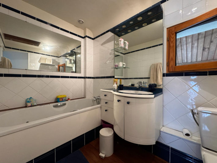 photo_62ce617cf570eb11f963ad831e6d143a