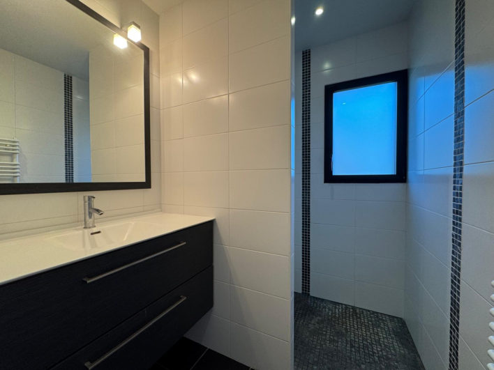 photo_b9118ba2a5feb1ab7940ad7ae2e67475